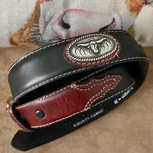 Nocona Accessories - NOCONA Western Leather Belt with Silver Tone Longhorn Conchos Size 26